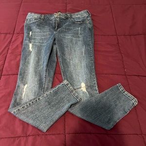 Gently Worn Forever 21, Distressed Denim Jeans 👖 Size: 29
